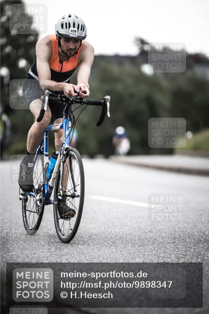 21.06.2026 - 29. Vierlanden-Triathlon H.Heesch http://msf.ph/oto/9898347 21.06.2026 10:04:50 Radfahren 86, 174, 329, 352, 365 meine-sportfotos.de