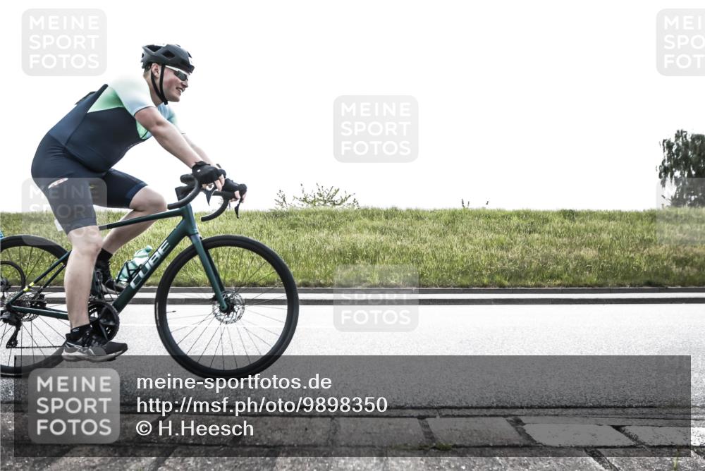 21.06.2026 - 29. Vierlanden-Triathlon H.Heesch http://msf.ph/oto/9898350 21.06.2026 11:10:58 Radfahren 287, 679 meine-sportfotos.de