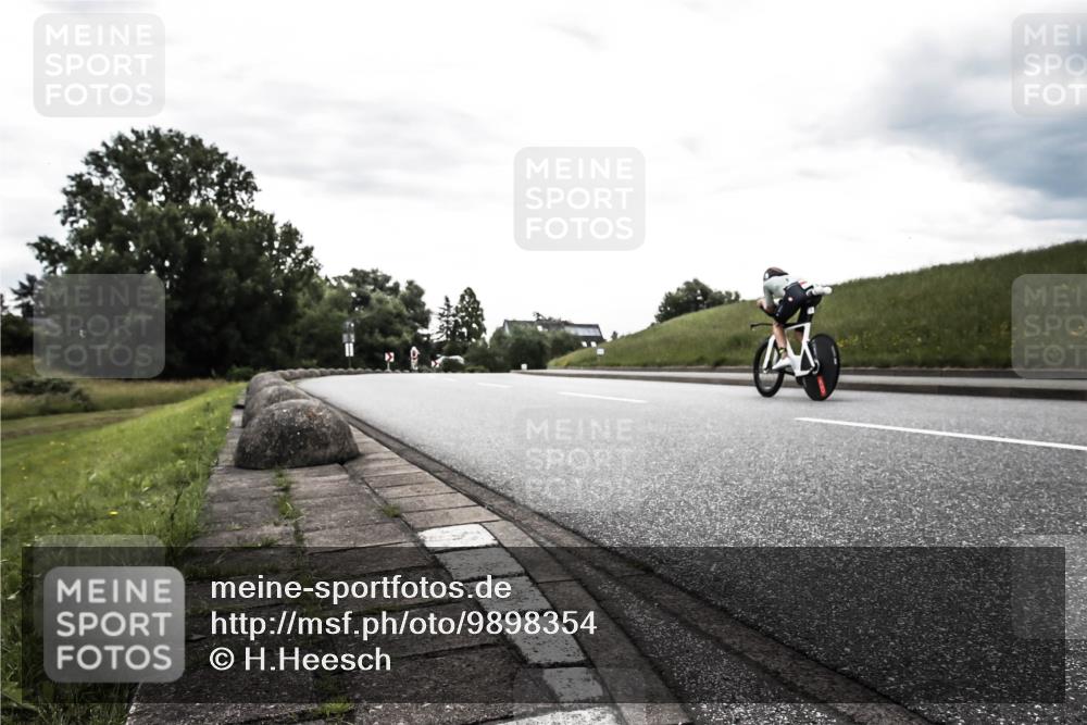 21.06.2026 - 29. Vierlanden-Triathlon H.Heesch http://msf.ph/oto/9898354 21.06.2026 10:00:24 Radfahren 225 meine-sportfotos.de