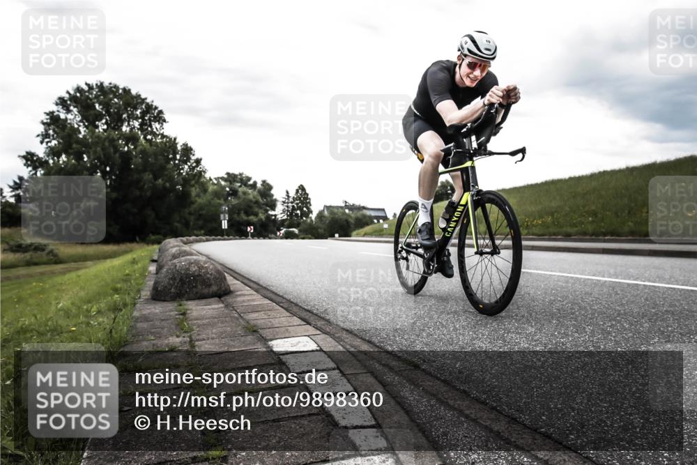 21.06.2026 - 29. Vierlanden-Triathlon H.Heesch http://msf.ph/oto/9898360 21.06.2026 10:00:39 Radfahren 10 meine-sportfotos.de