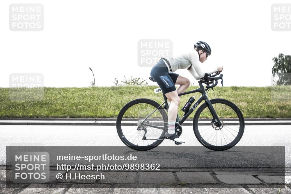 21.06.2026 - 29. Vierlanden-Triathlon H.Heesch http://msf.ph/oto/9898362 21.06.2026 11:11:14 Radfahren 137, 138, 161, 299, 673 meine-sportfotos.de