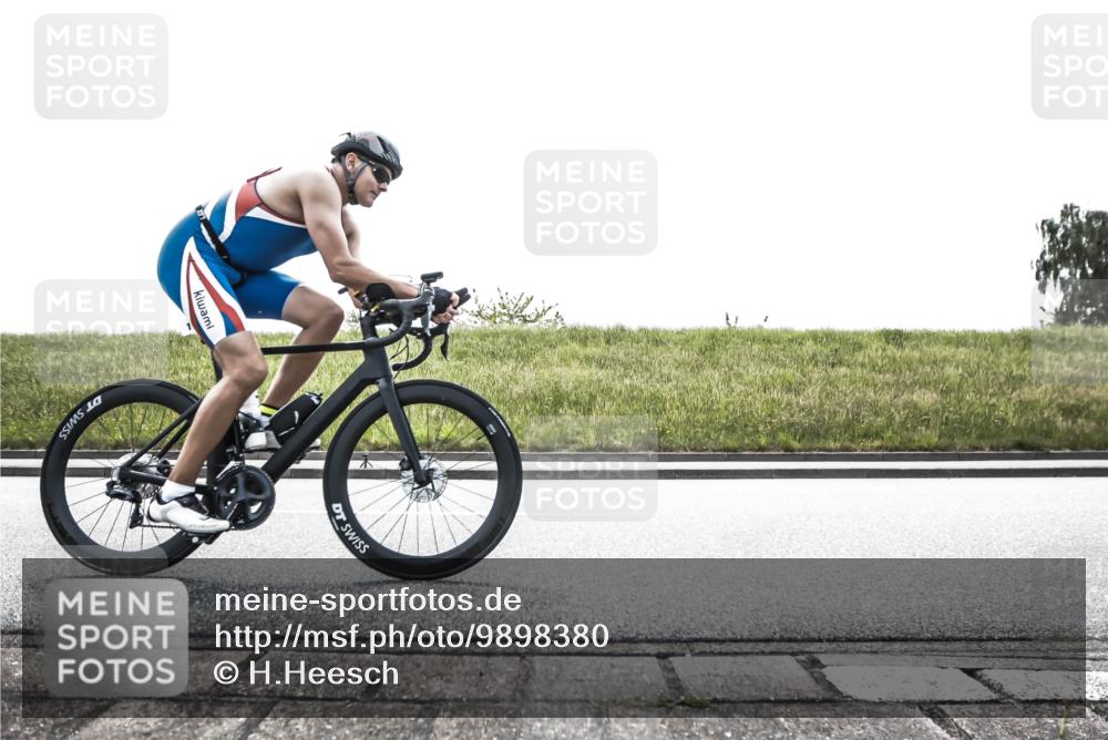 21.06.2026 - 29. Vierlanden-Triathlon H.Heesch http://msf.ph/oto/9898380 21.06.2026 11:11:48 Radfahren 158, 685, 709 meine-sportfotos.de