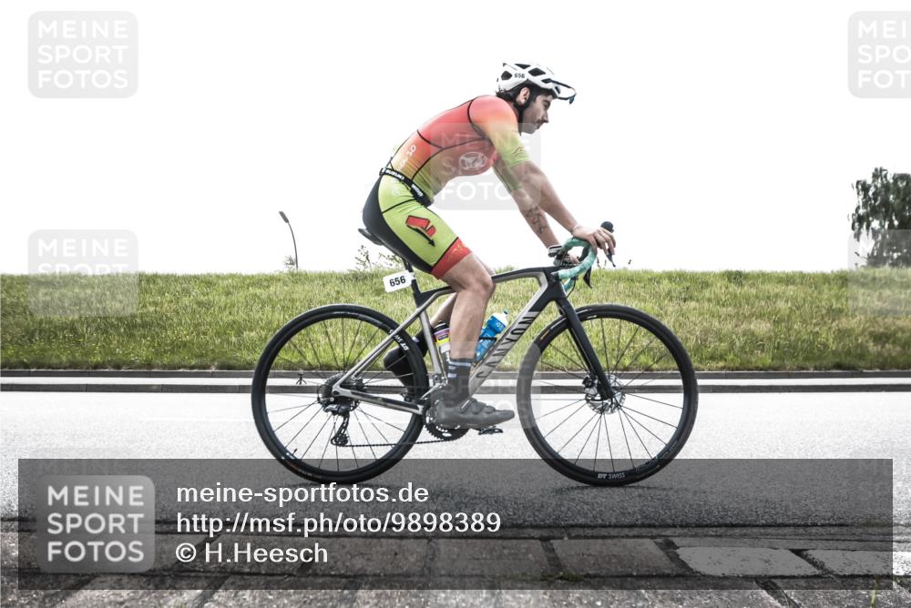 21.06.2026 - 29. Vierlanden-Triathlon H.Heesch http://msf.ph/oto/9898389 21.06.2026 11:11:59 Radfahren 109, 293, 296, 302, 490, 500, 656, 707, 743, 751 meine-sportfotos.de
