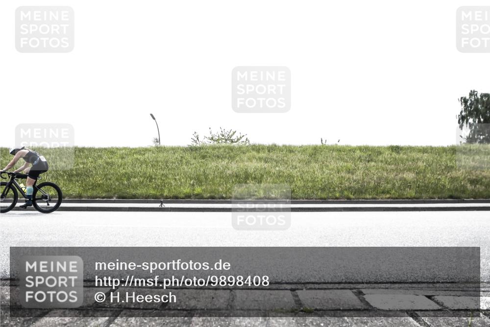 21.06.2026 - 29. Vierlanden-Triathlon H.Heesch http://msf.ph/oto/9898408 21.06.2026 11:12:14 Radfahren 22, 101, 123, 235, 265, 688 meine-sportfotos.de