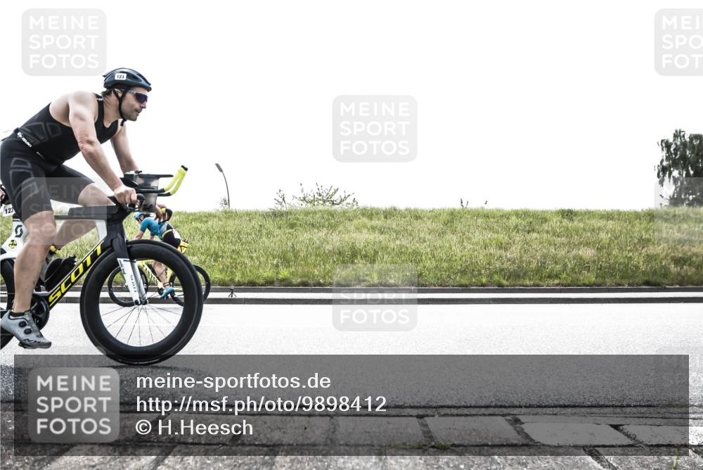 21.06.2026 - 29. Vierlanden-Triathlon H.Heesch http://msf.ph/oto/9898412 21.06.2026 11:12:17 Radfahren 22, 123, 265, 644, 688 meine-sportfotos.de