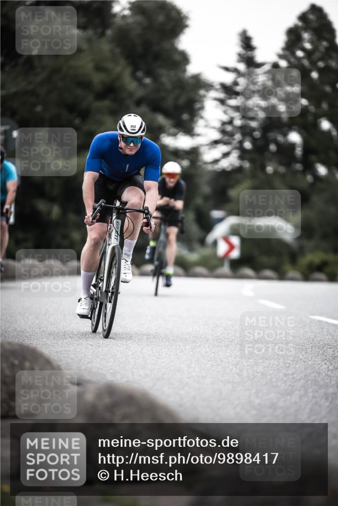 21.06.2026 - 29. Vierlanden-Triathlon H.Heesch http://msf.ph/oto/9898417 21.06.2026 10:04:57 Radfahren 130, 174, 292, 308, 332, 352 meine-sportfotos.de