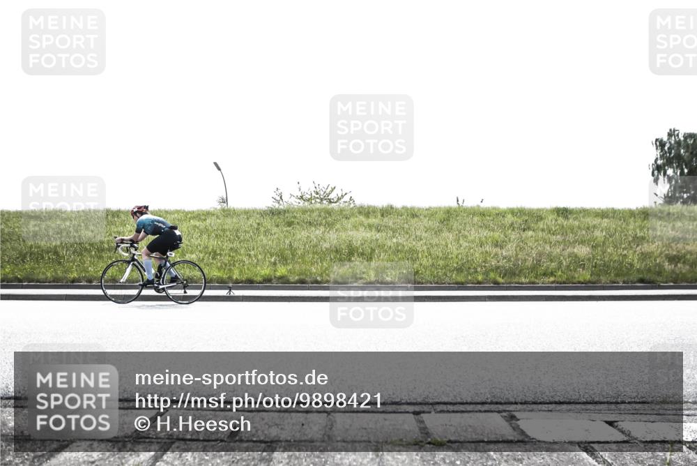 21.06.2026 - 29. Vierlanden-Triathlon H.Heesch http://msf.ph/oto/9898421 21.06.2026 11:12:43 Radfahren 221, 259, 260, 504, 822 meine-sportfotos.de