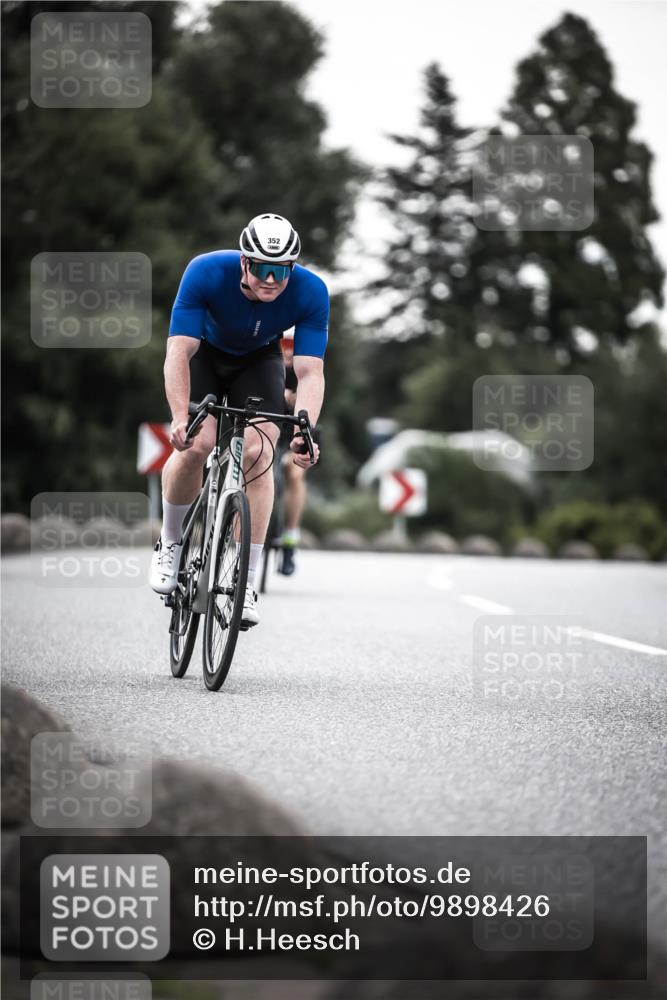 21.06.2026 - 29. Vierlanden-Triathlon H.Heesch http://msf.ph/oto/9898426 21.06.2026 10:04:57 Radfahren 130, 174, 292, 308, 332, 352 meine-sportfotos.de