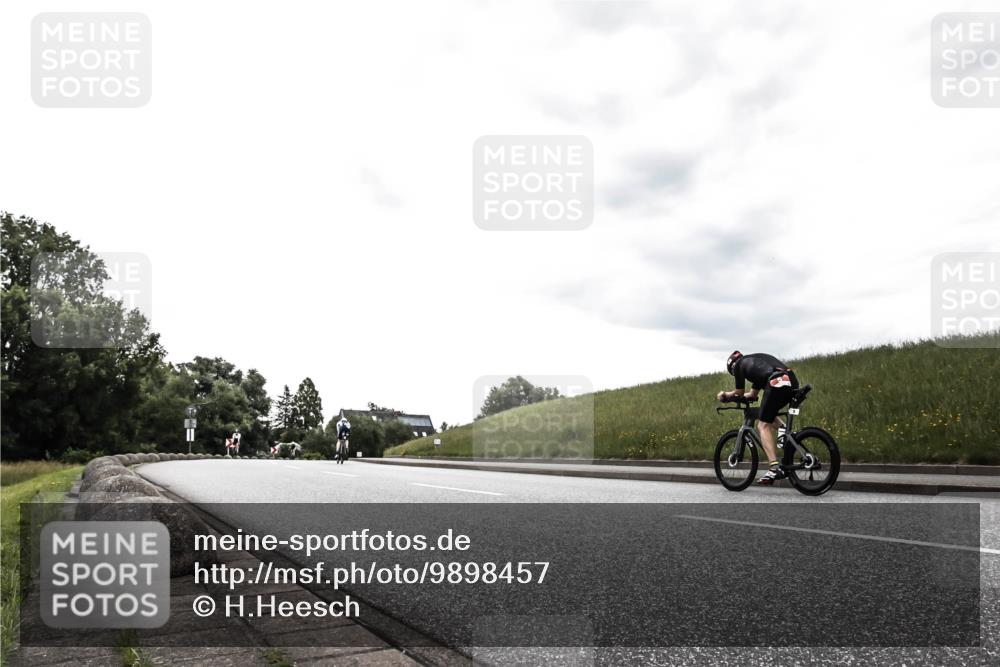21.06.2026 - 29. Vierlanden-Triathlon H.Heesch http://msf.ph/oto/9898457 21.06.2026 10:05:39 Radfahren 135, 312 meine-sportfotos.de