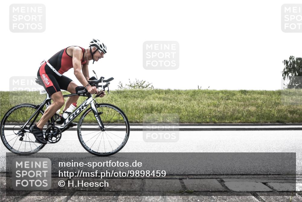 21.06.2026 - 29. Vierlanden-Triathlon H.Heesch http://msf.ph/oto/9898459 21.06.2026 11:13:43 Radfahren 91, 178, 266, 643, 652, 655, 727 meine-sportfotos.de