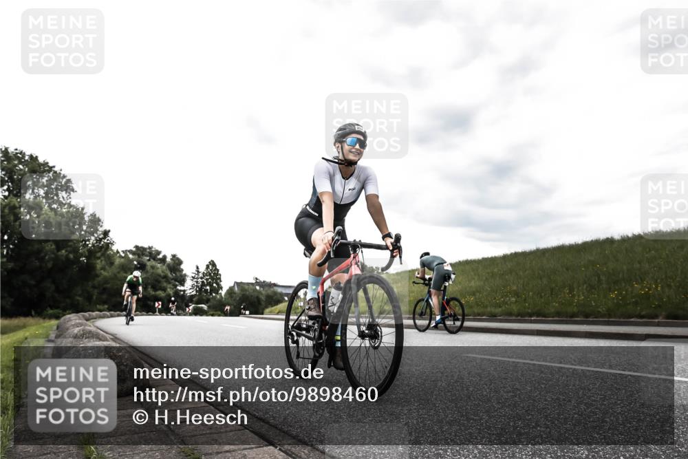 21.06.2026 - 29. Vierlanden-Triathlon H.Heesch http://msf.ph/oto/9898460 21.06.2026 10:05:45 Radfahren 133, 252, 259 meine-sportfotos.de