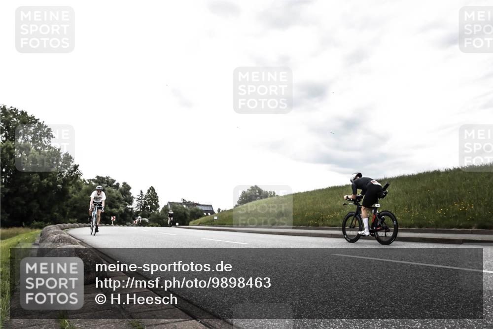 21.06.2026 - 29. Vierlanden-Triathlon H.Heesch http://msf.ph/oto/9898463 21.06.2026 10:06:18 Radfahren 9, 354 meine-sportfotos.de