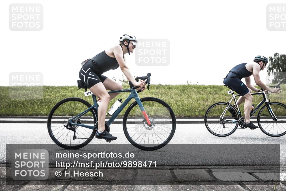 21.06.2026 - 29. Vierlanden-Triathlon H.Heesch http://msf.ph/oto/9898471 21.06.2026 11:13:54 Radfahren 34, 229, 687 meine-sportfotos.de