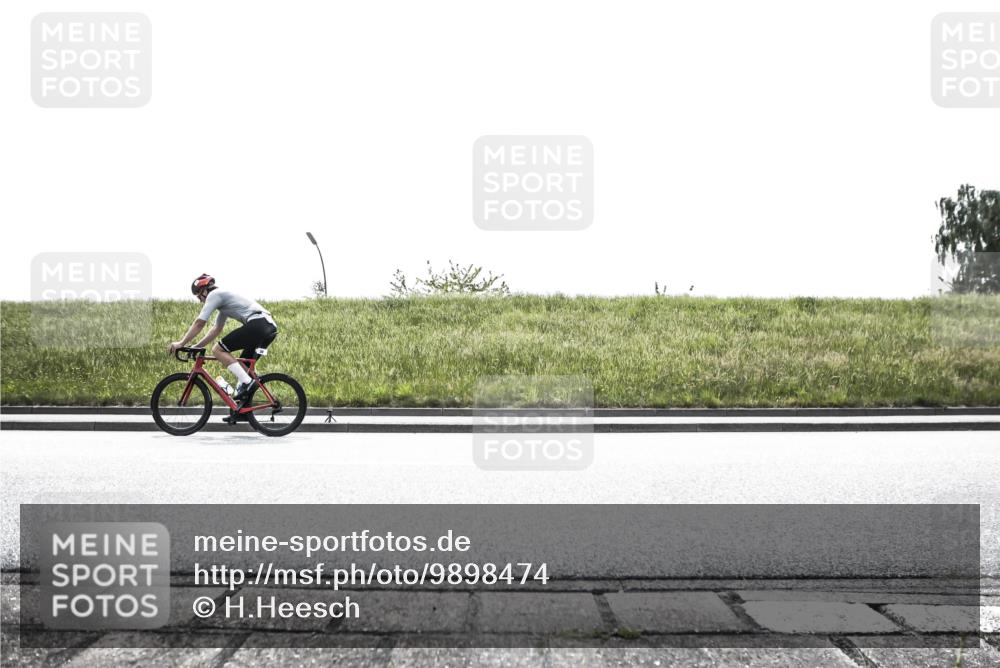 21.06.2026 - 29. Vierlanden-Triathlon H.Heesch http://msf.ph/oto/9898474 21.06.2026 11:14:06 Radfahren 34, 88, 93, 705, 733 meine-sportfotos.de