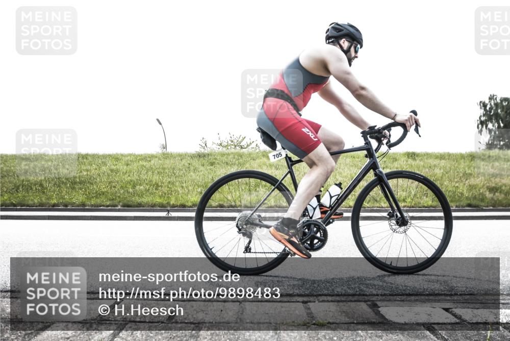 21.06.2026 - 29. Vierlanden-Triathlon H.Heesch http://msf.ph/oto/9898483 21.06.2026 11:14:10 Radfahren 88, 93, 104, 231, 705, 733 meine-sportfotos.de