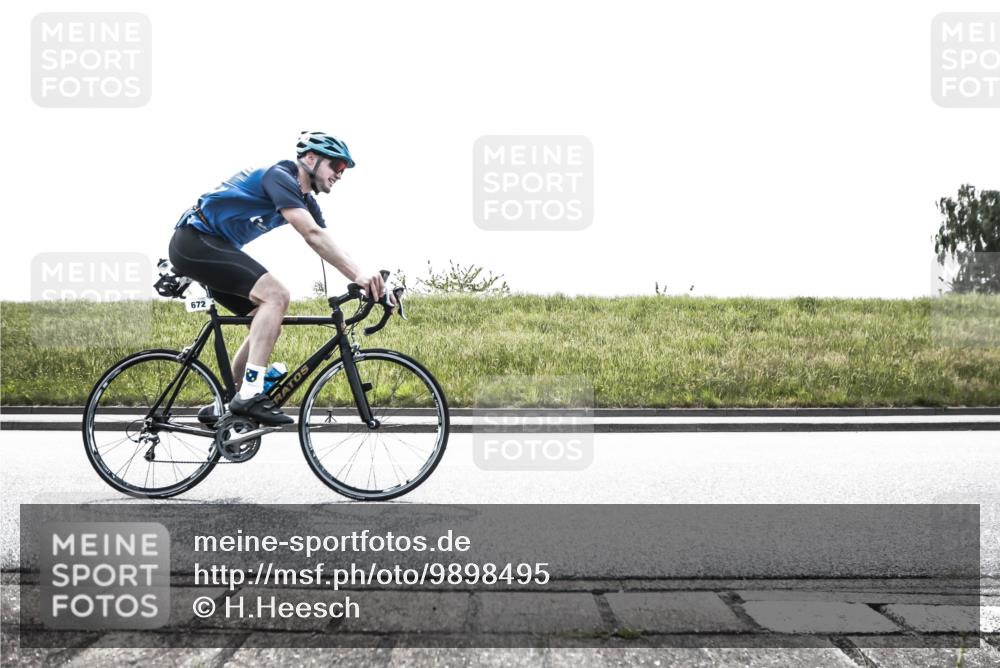 21.06.2026 - 29. Vierlanden-Triathlon H.Heesch http://msf.ph/oto/9898495 21.06.2026 11:14:29 Radfahren 40, 278, 291, 672 meine-sportfotos.de