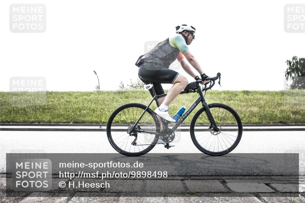 21.06.2026 - 29. Vierlanden-Triathlon H.Heesch http://msf.ph/oto/9898498 21.06.2026 11:14:30 Radfahren 40, 278, 291, 672 meine-sportfotos.de