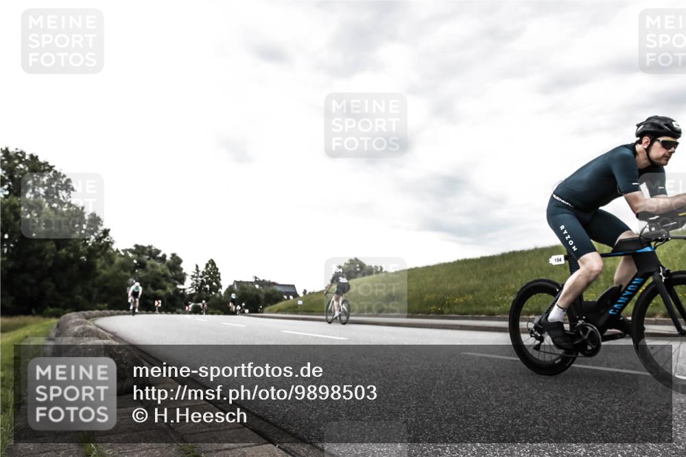 21.06.2026 - 29. Vierlanden-Triathlon H.Heesch http://msf.ph/oto/9898503 21.06.2026 10:07:54 Radfahren 50, 104, 167, 220, 320 meine-sportfotos.de