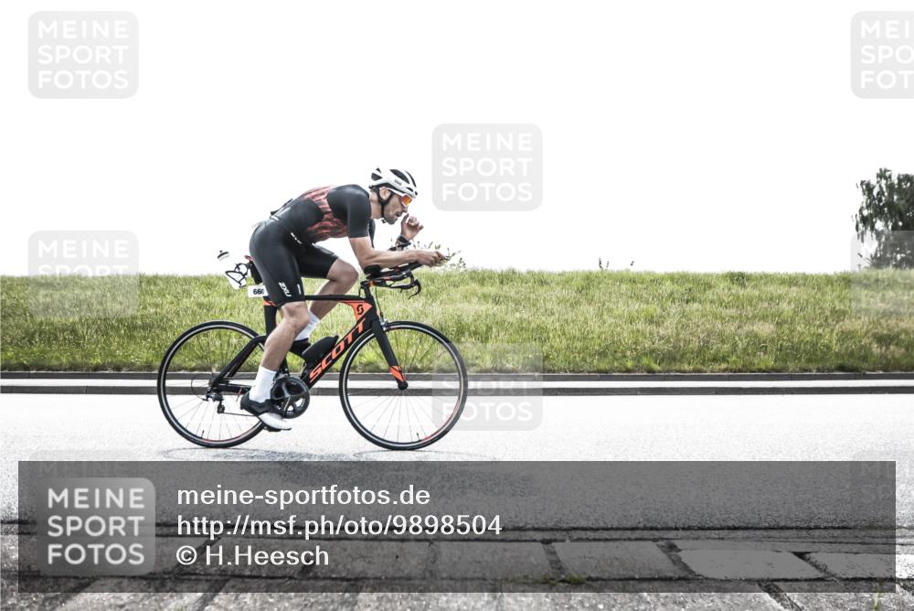 21.06.2026 - 29. Vierlanden-Triathlon H.Heesch http://msf.ph/oto/9898504 21.06.2026 11:14:42 Radfahren 660 meine-sportfotos.de