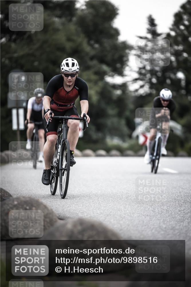 21.06.2026 - 29. Vierlanden-Triathlon H.Heesch http://msf.ph/oto/9898516 21.06.2026 10:05:08 Radfahren 130, 264, 275, 323, 326 meine-sportfotos.de