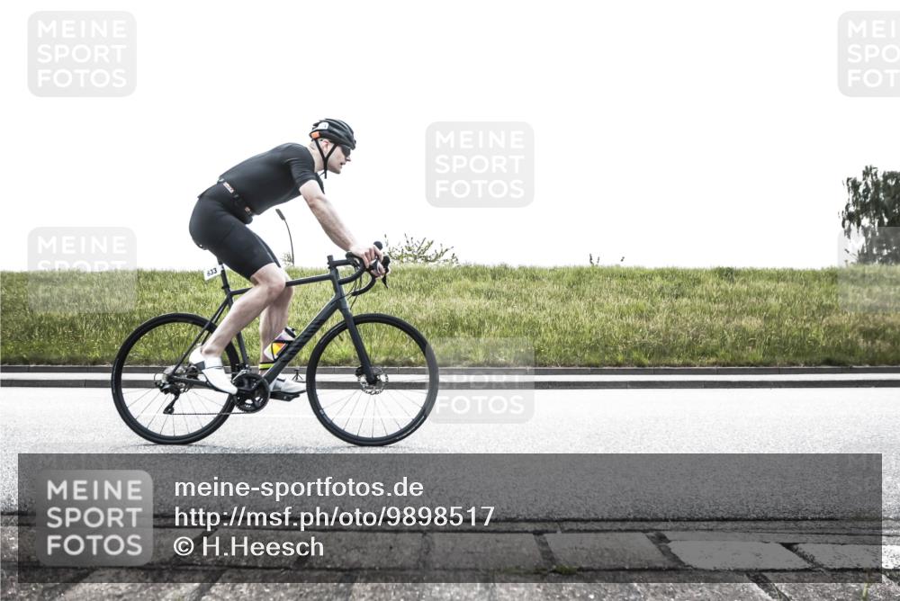 21.06.2026 - 29. Vierlanden-Triathlon H.Heesch http://msf.ph/oto/9898517 21.06.2026 11:15:05 Radfahren 7, 632, 633, 747 meine-sportfotos.de