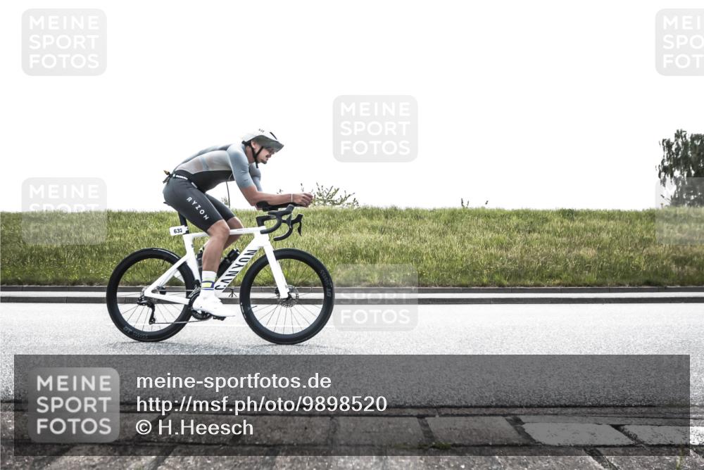 21.06.2026 - 29. Vierlanden-Triathlon H.Heesch http://msf.ph/oto/9898520 21.06.2026 11:15:08 Radfahren 7, 632, 633 meine-sportfotos.de