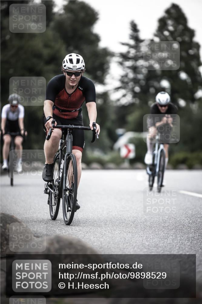 21.06.2026 - 29. Vierlanden-Triathlon H.Heesch http://msf.ph/oto/9898529 21.06.2026 10:05:08 Radfahren 130, 264, 275, 323, 326 meine-sportfotos.de