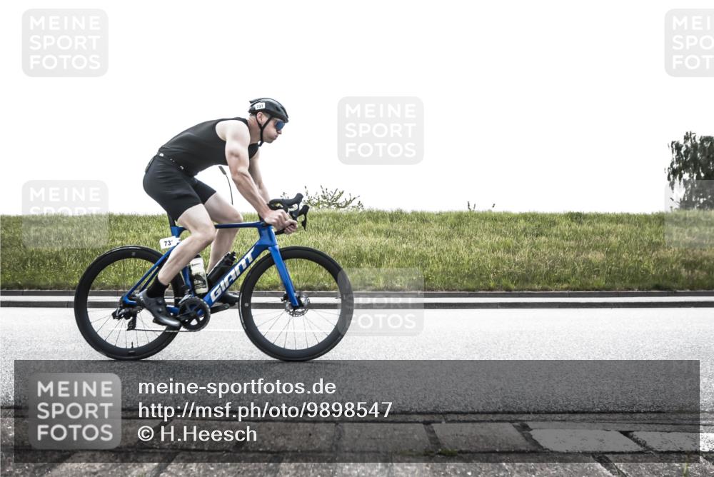 21.06.2026 - 29. Vierlanden-Triathlon H.Heesch http://msf.ph/oto/9898547 21.06.2026 11:16:11 Radfahren 67, 181, 731 meine-sportfotos.de