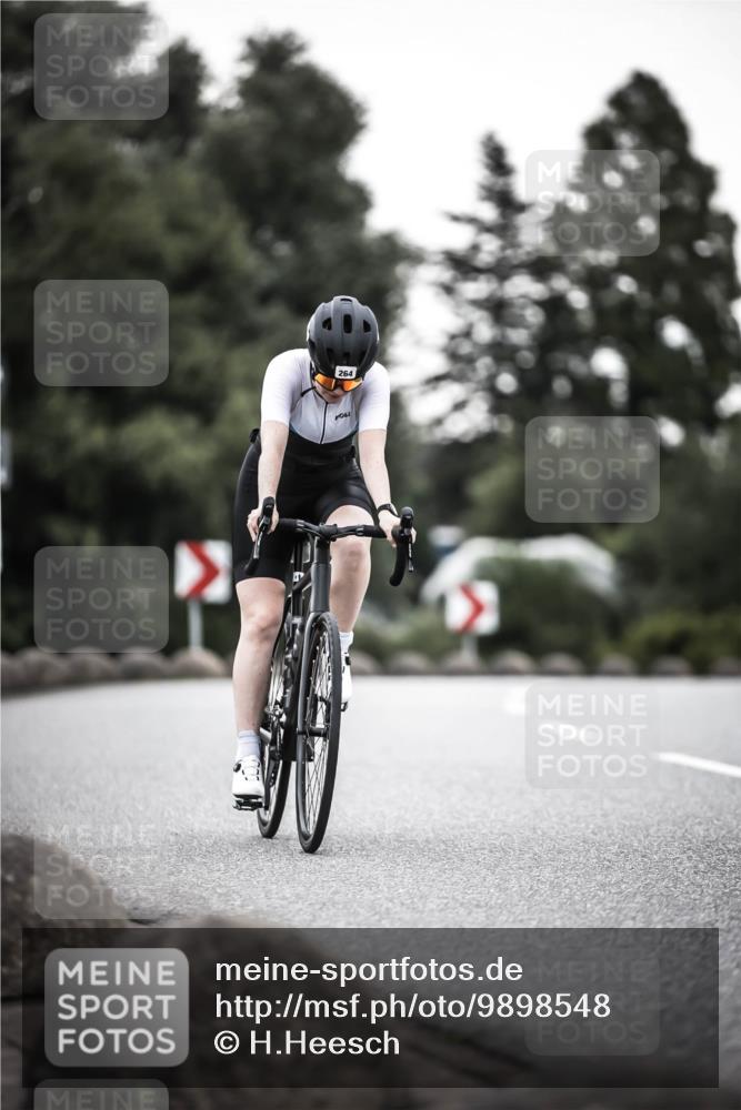 21.06.2026 - 29. Vierlanden-Triathlon H.Heesch http://msf.ph/oto/9898548 21.06.2026 10:05:09 Radfahren 264, 275, 289, 323, 326 meine-sportfotos.de