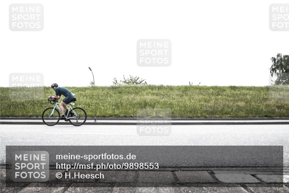 21.06.2026 - 29. Vierlanden-Triathlon H.Heesch http://msf.ph/oto/9898553 21.06.2026 11:16:21 Radfahren 67, 594, 680, 717 meine-sportfotos.de
