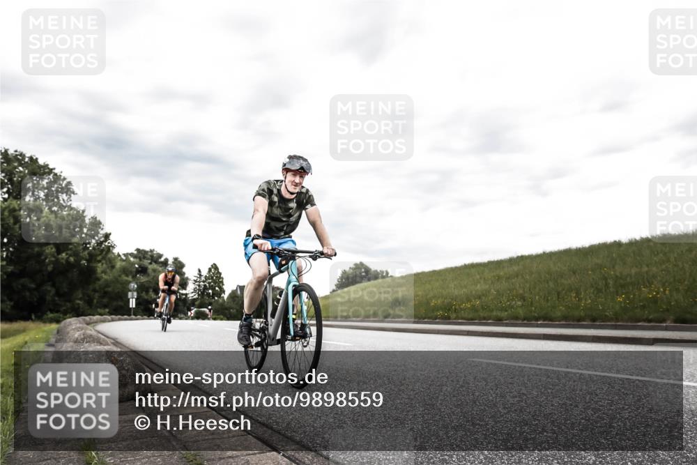 21.06.2026 - 29. Vierlanden-Triathlon H.Heesch http://msf.ph/oto/9898559 21.06.2026 10:17:57 Radfahren 3, 422, 444 meine-sportfotos.de