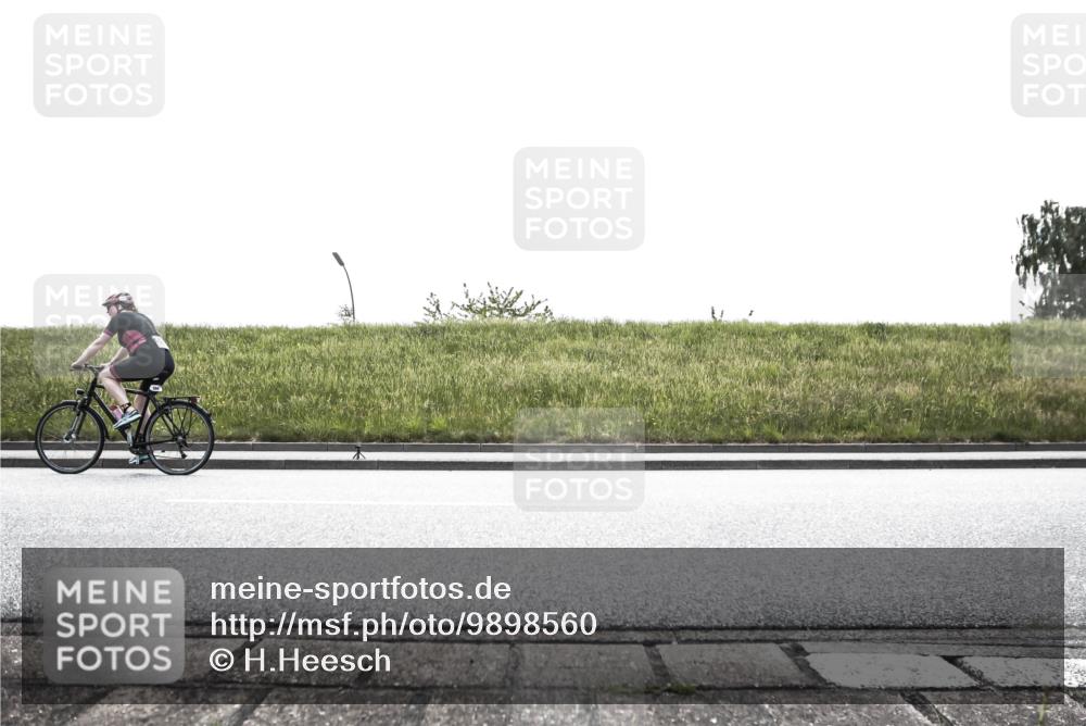 21.06.2026 - 29. Vierlanden-Triathlon H.Heesch http://msf.ph/oto/9898560 21.06.2026 11:16:34 Radfahren  meine-sportfotos.de