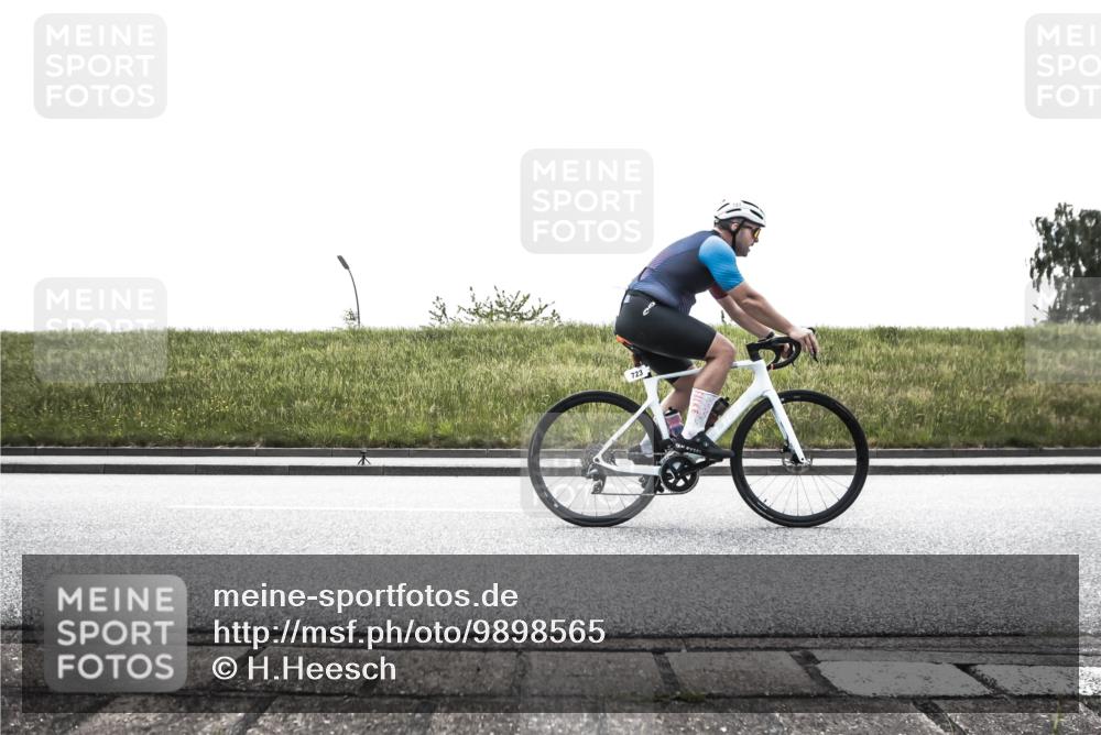 21.06.2026 - 29. Vierlanden-Triathlon H.Heesch http://msf.ph/oto/9898565 21.06.2026 11:16:55 Radfahren 74, 298, 723, 1358 meine-sportfotos.de