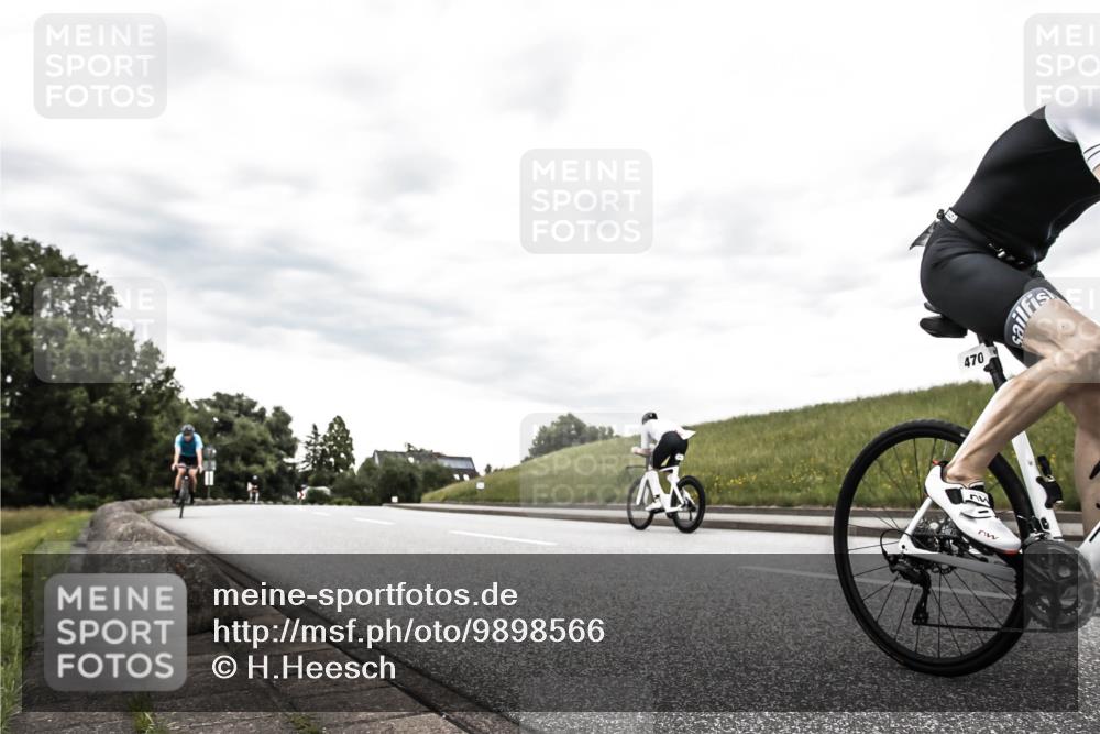 21.06.2026 - 29. Vierlanden-Triathlon H.Heesch http://msf.ph/oto/9898566 21.06.2026 10:19:08 Radfahren 24, 45, 261, 418, 470 meine-sportfotos.de