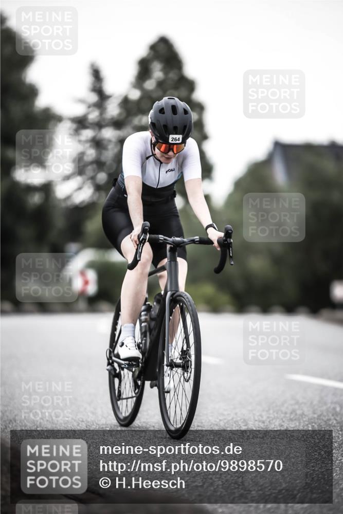 21.06.2026 - 29. Vierlanden-Triathlon H.Heesch http://msf.ph/oto/9898570 21.06.2026 10:05:10 Radfahren 249, 264, 275, 289, 323, 326 meine-sportfotos.de