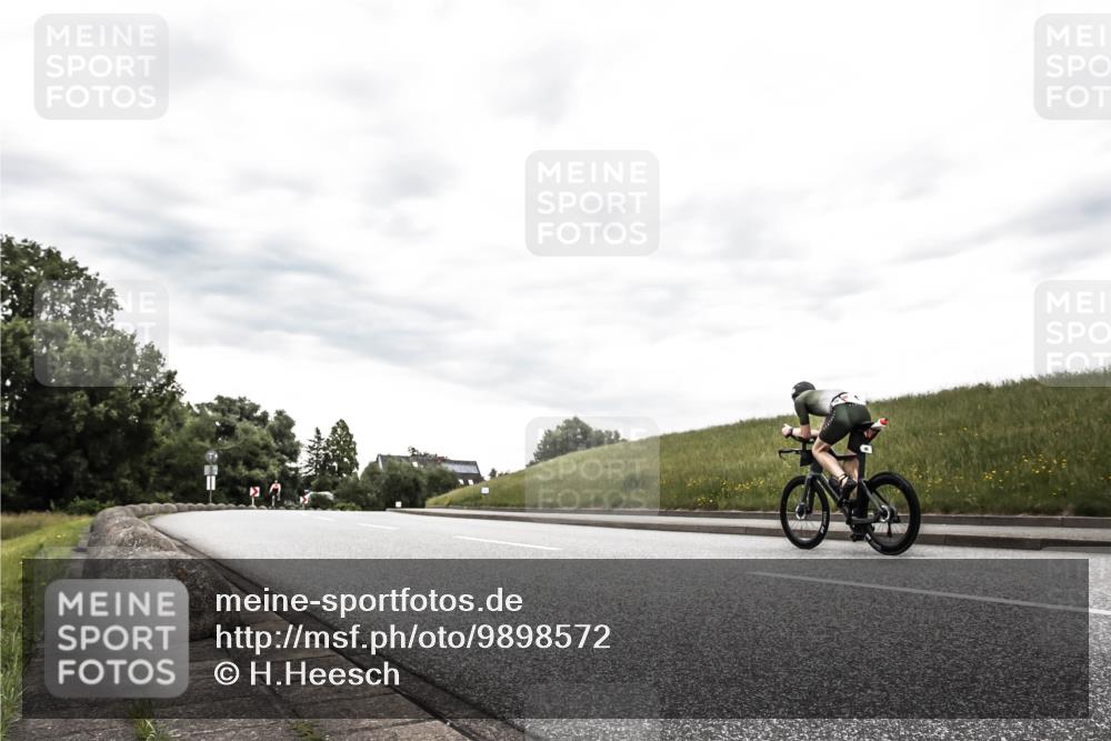 21.06.2026 - 29. Vierlanden-Triathlon H.Heesch http://msf.ph/oto/9898572 21.06.2026 10:19:16 Radfahren 247 meine-sportfotos.de
