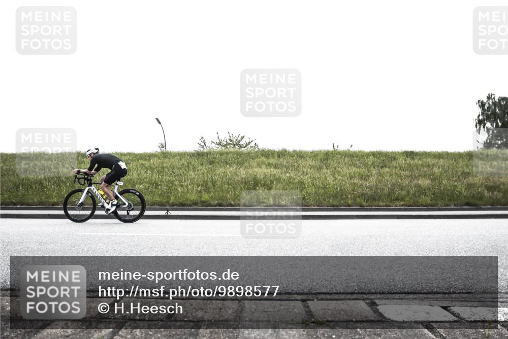 21.06.2026 - 29. Vierlanden-Triathlon H.Heesch http://msf.ph/oto/9898577 21.06.2026 11:17:50 Radfahren 82, 151, 225, 648 meine-sportfotos.de