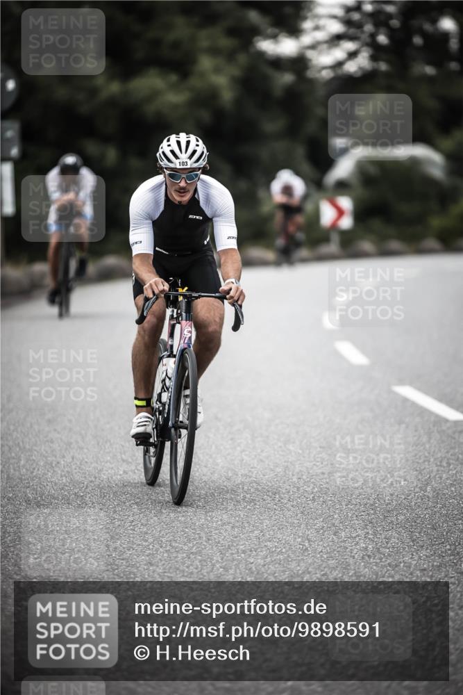21.06.2026 - 29. Vierlanden-Triathlon H.Heesch http://msf.ph/oto/9898591 21.06.2026 10:05:31 Radfahren 5, 103, 135, 175, 195, 312 meine-sportfotos.de