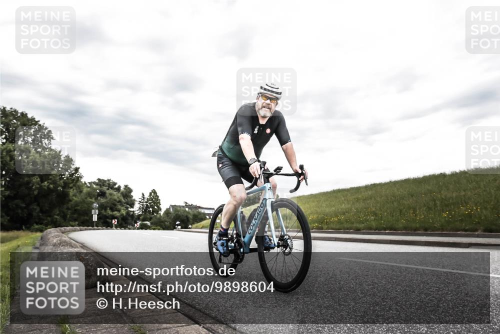 21.06.2026 - 29. Vierlanden-Triathlon H.Heesch http://msf.ph/oto/9898604 21.06.2026 10:19:40 Radfahren 403, 455 meine-sportfotos.de