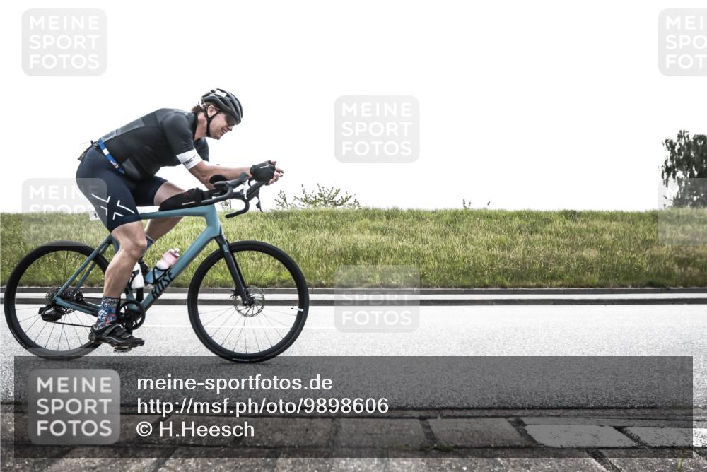 21.06.2026 - 29. Vierlanden-Triathlon H.Heesch http://msf.ph/oto/9898606 21.06.2026 11:18:27 Radfahren 92, 177, 802 meine-sportfotos.de
