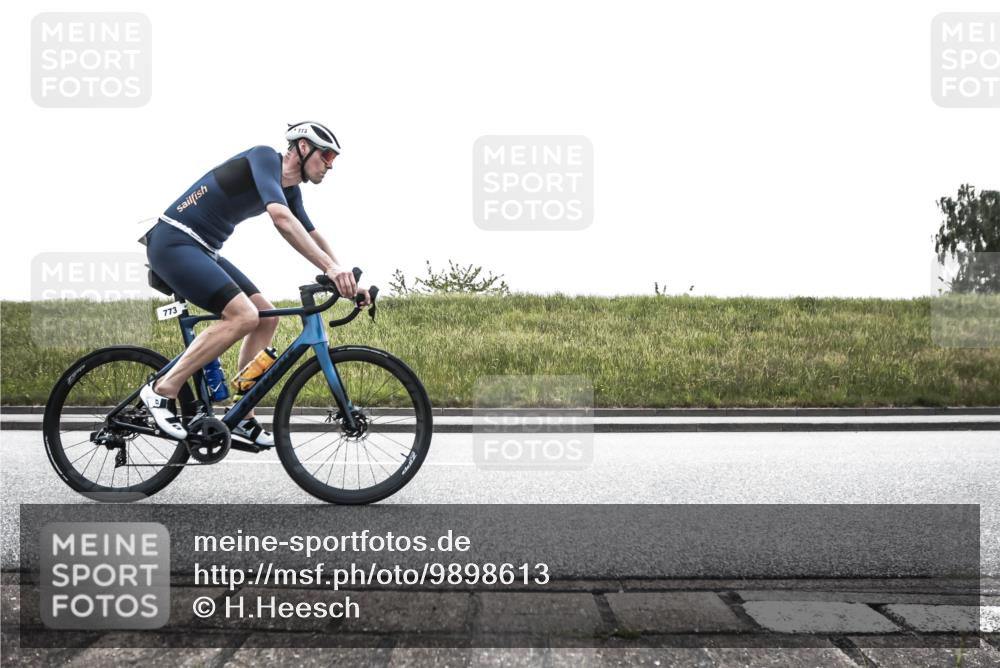 21.06.2026 - 29. Vierlanden-Triathlon H.Heesch http://msf.ph/oto/9898613 21.06.2026 11:18:34 Radfahren 121, 261, 773, 802 meine-sportfotos.de