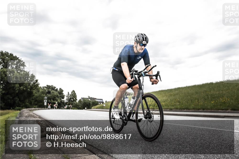21.06.2026 - 29. Vierlanden-Triathlon H.Heesch http://msf.ph/oto/9898617 21.06.2026 10:19:54 Radfahren 18, 21, 69, 146, 268, 400 meine-sportfotos.de