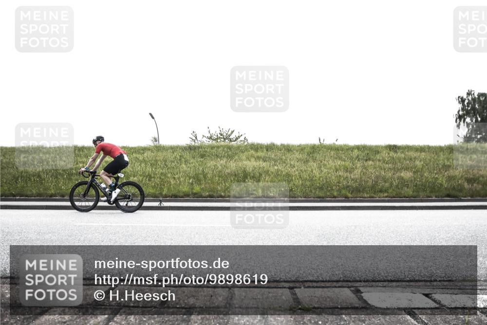 21.06.2026 - 29. Vierlanden-Triathlon H.Heesch http://msf.ph/oto/9898619 21.06.2026 11:18:44 Radfahren 121, 261 meine-sportfotos.de