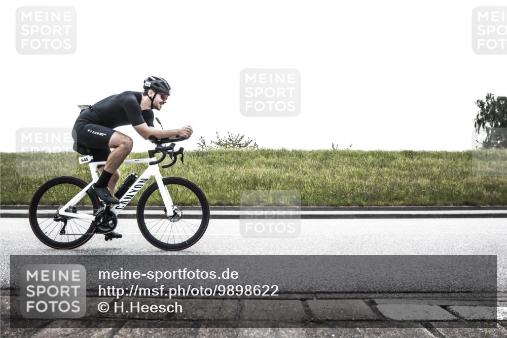21.06.2026 - 29. Vierlanden-Triathlon H.Heesch http://msf.ph/oto/9898622 21.06.2026 11:18:50 Radfahren 300, 645, 794, 808 meine-sportfotos.de