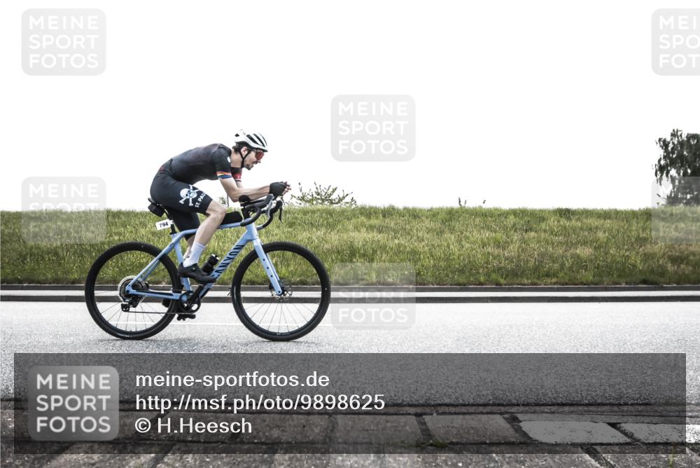 21.06.2026 - 29. Vierlanden-Triathlon H.Heesch http://msf.ph/oto/9898625 21.06.2026 11:18:53 Radfahren 300, 645, 664, 794, 808 meine-sportfotos.de