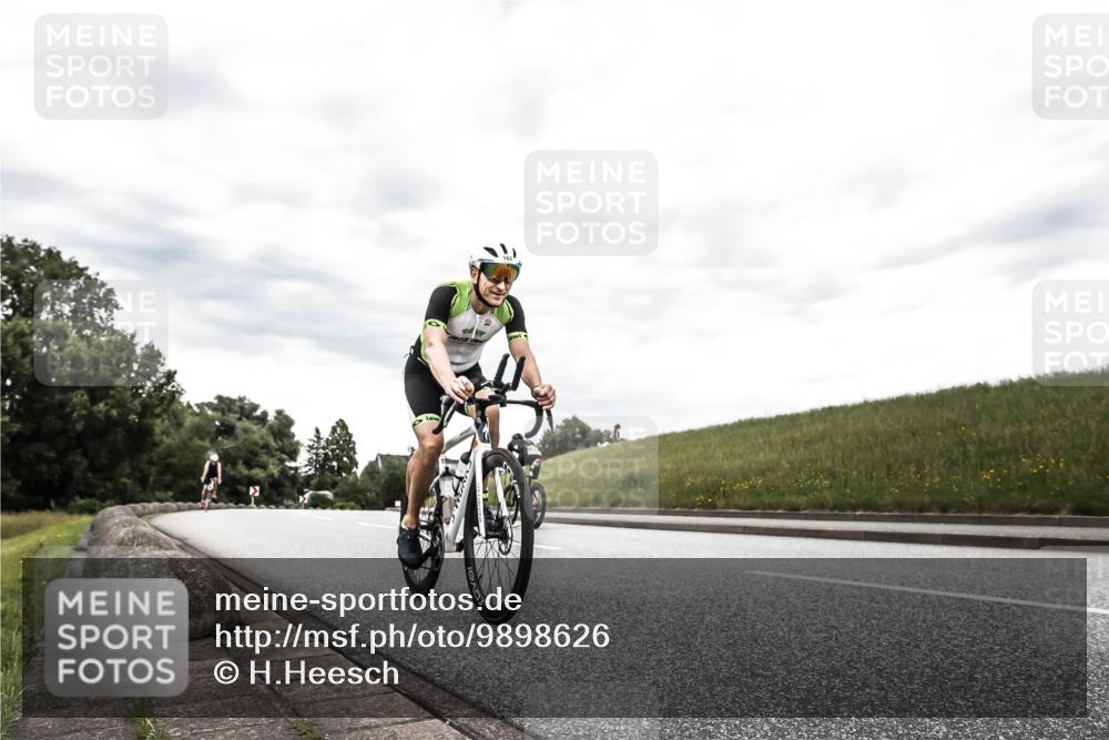 21.06.2026 - 29. Vierlanden-Triathlon H.Heesch http://msf.ph/oto/9898626 21.06.2026 10:19:59 Radfahren 69, 79, 163, 432 meine-sportfotos.de