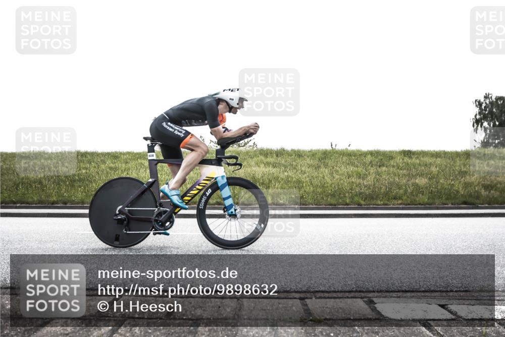 21.06.2026 - 29. Vierlanden-Triathlon H.Heesch http://msf.ph/oto/9898632 21.06.2026 11:18:57 Radfahren 195, 198, 300, 645, 664, 794, 808 meine-sportfotos.de