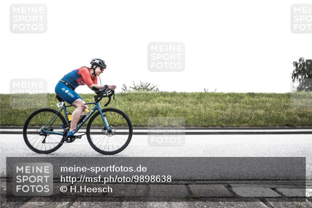 21.06.2026 - 29. Vierlanden-Triathlon H.Heesch http://msf.ph/oto/9898638 21.06.2026 11:19:06 Radfahren 195, 198, 233 meine-sportfotos.de