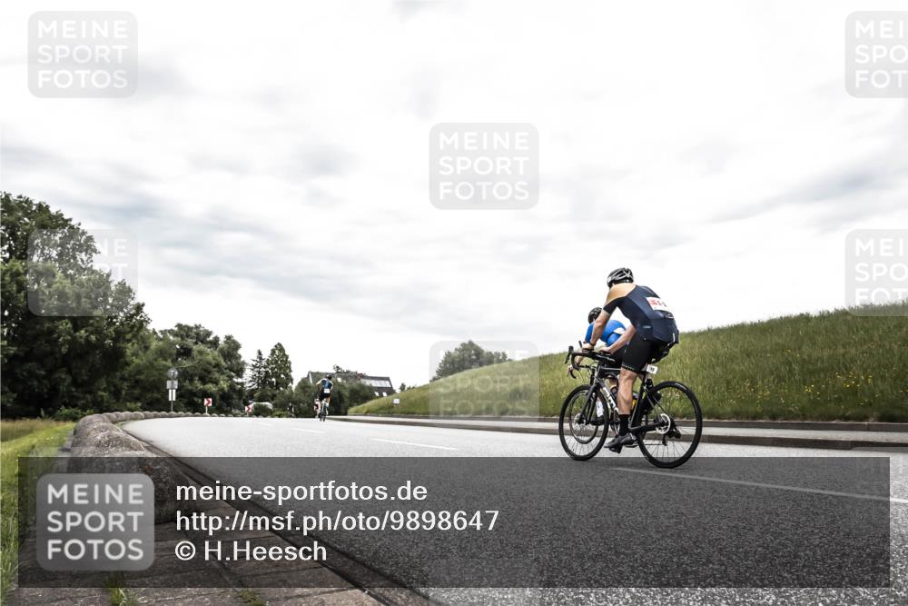 21.06.2026 - 29. Vierlanden-Triathlon H.Heesch http://msf.ph/oto/9898647 21.06.2026 10:20:20 Radfahren  meine-sportfotos.de