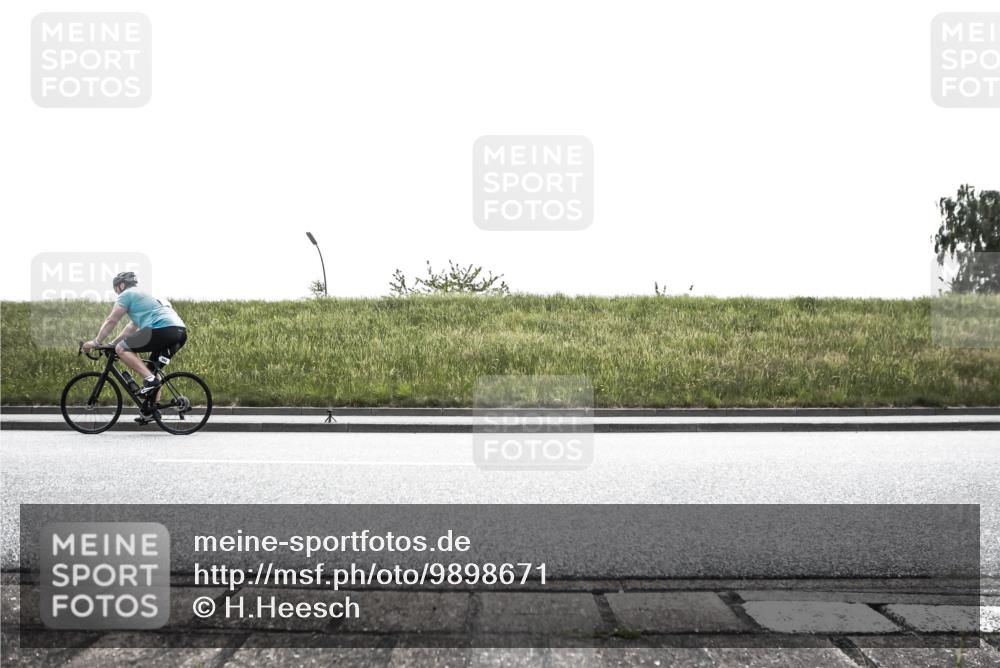 21.06.2026 - 29. Vierlanden-Triathlon H.Heesch http://msf.ph/oto/9898671 21.06.2026 11:20:05 Radfahren 20, 292, 301, 782 meine-sportfotos.de